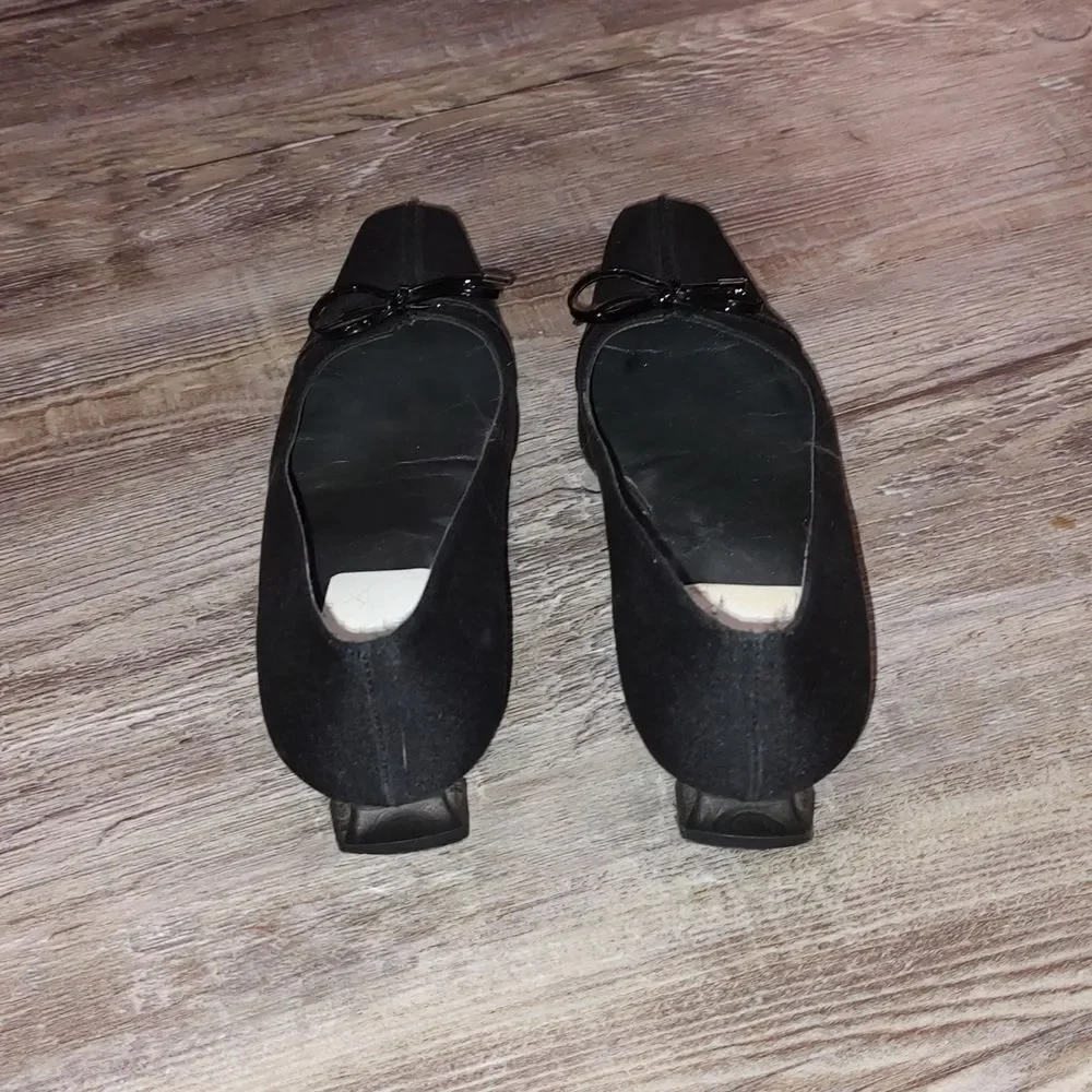 Stuart Weitzman Square Toe Kitten Heels  Sz 8N  Sz 8 narrow